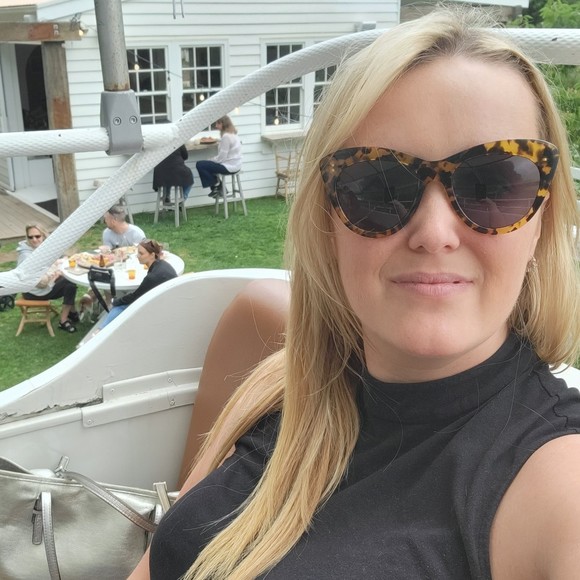 Meet your Posher, Michelle - Picture 1 of 1